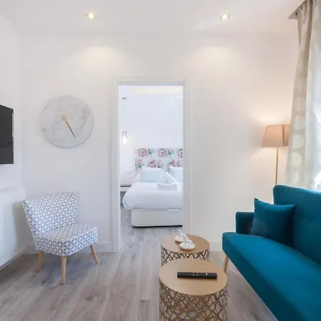 2 Bedrooms 1 Bathroom Furnished - Lavapies - Modern Stylish Madrid Extérieur photo