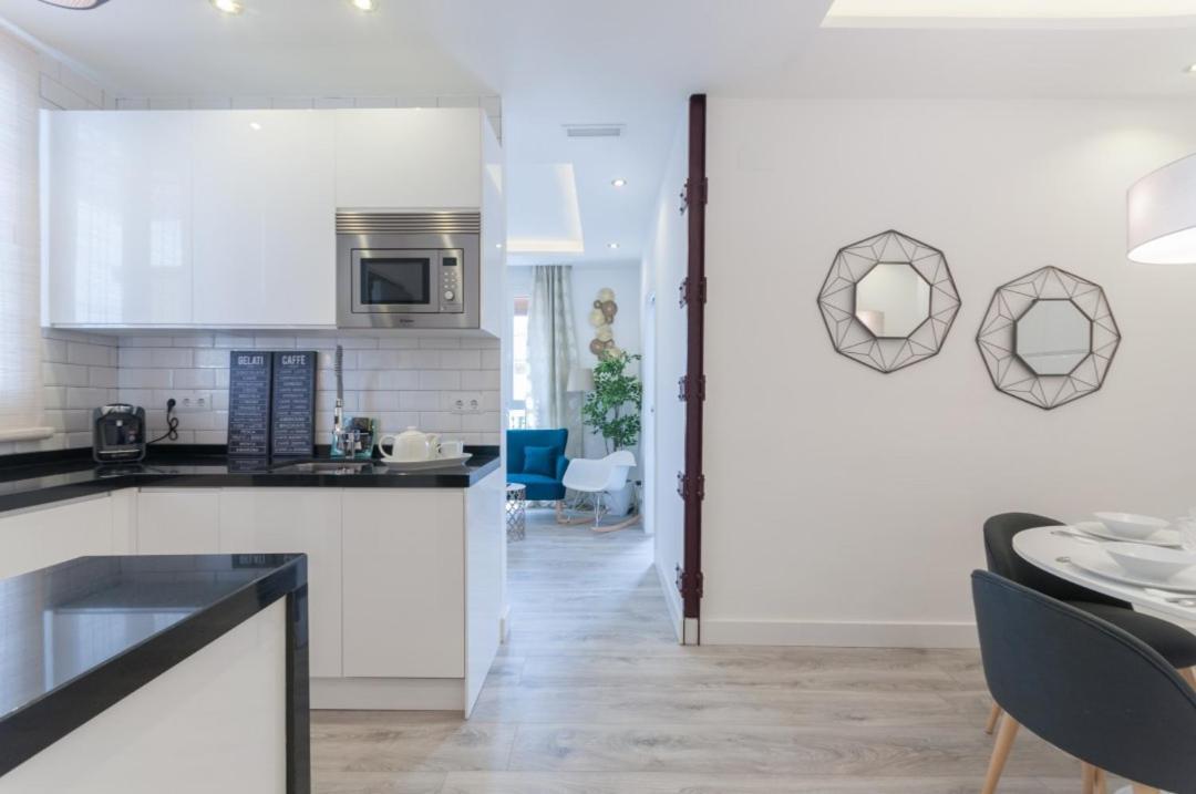 2 Bedrooms 1 Bathroom Furnished - Lavapies - Modern Stylish Apartament Madryt